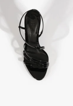 Annie Sandal