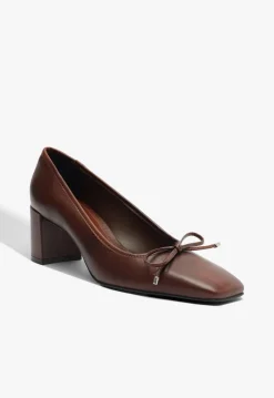 Arissa Block Leather Pump