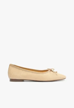 Arissa Straw Flat