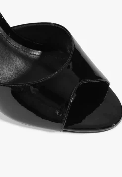 Cloe Sandal