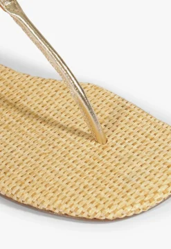 Elsha Flat Sandal
