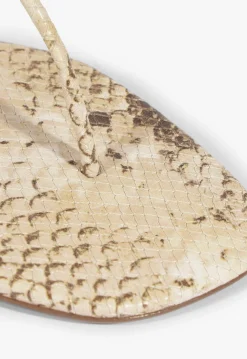 Elsha Flat Sandal