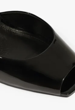 Estella Patent Pump