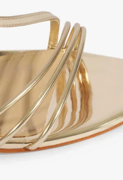 Inez Sandal
