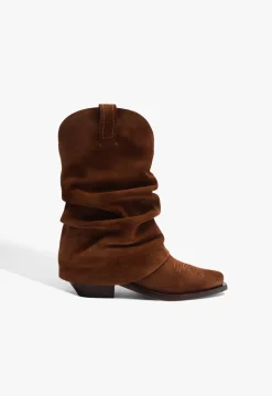 Zachy Cloak Suede Boot
